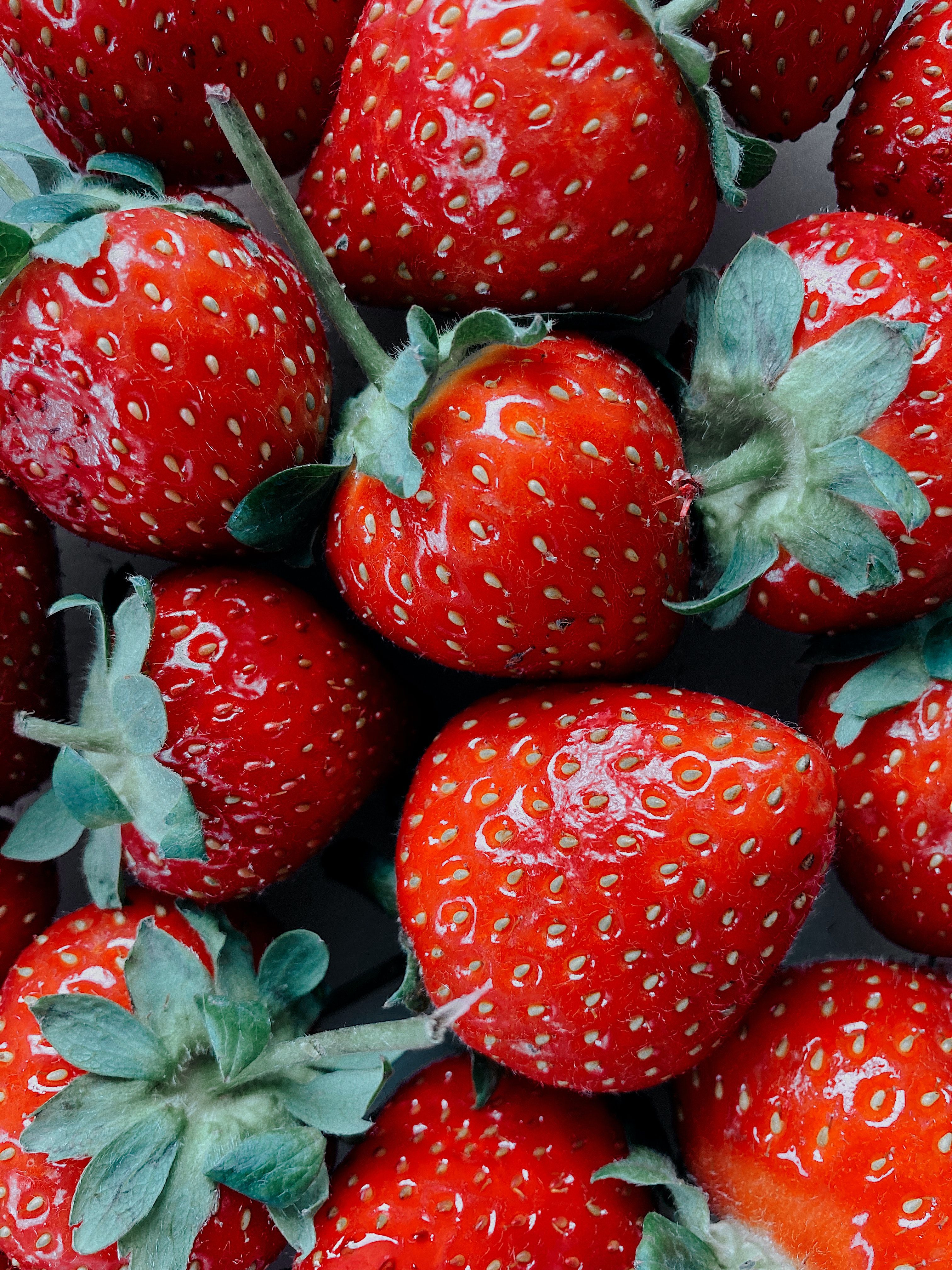 erdbeeren im close-up, sommer gefühle